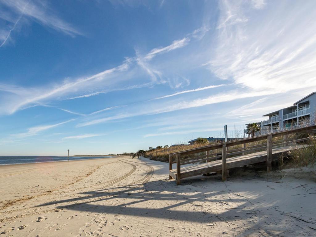 Beach Racquet A127 Apartment Tybee Island Bagian luar foto